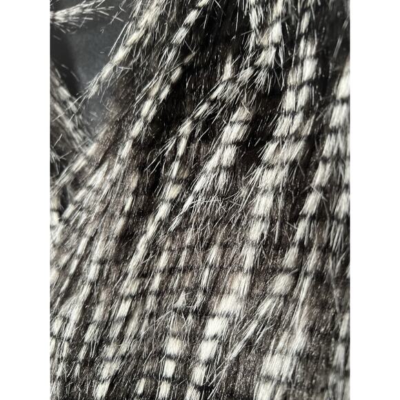 Modern Heritage Faux Fur Vest Size M/L Black White Sleeveless Western Boho - Picture 6 of 12